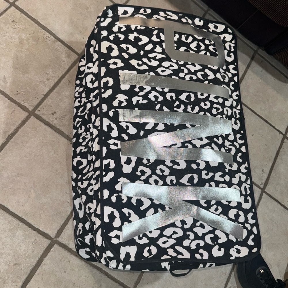 Rare Vs pink cheetah print trunk